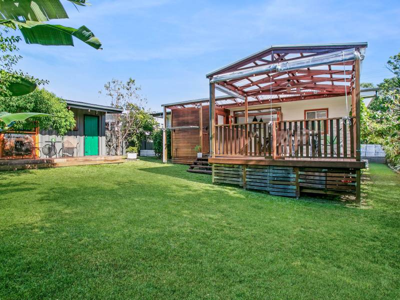 42 Lind Avenue, Southport, QLD 4215 AUS