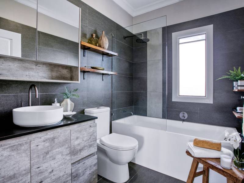 42 Lind Avenue, Southport, QLD 4215 AUS