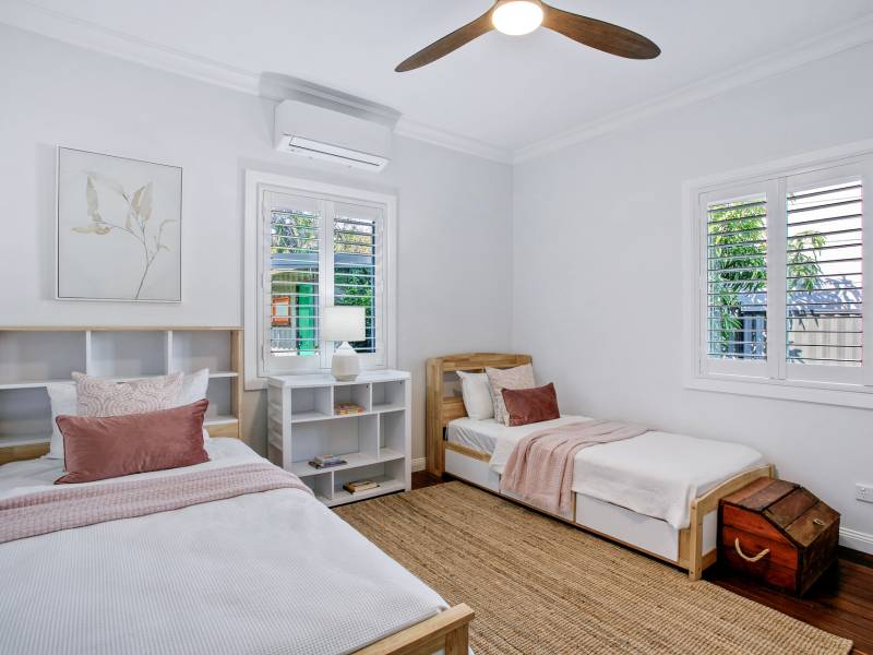 42 Lind Avenue, Southport, QLD 4215 AUS