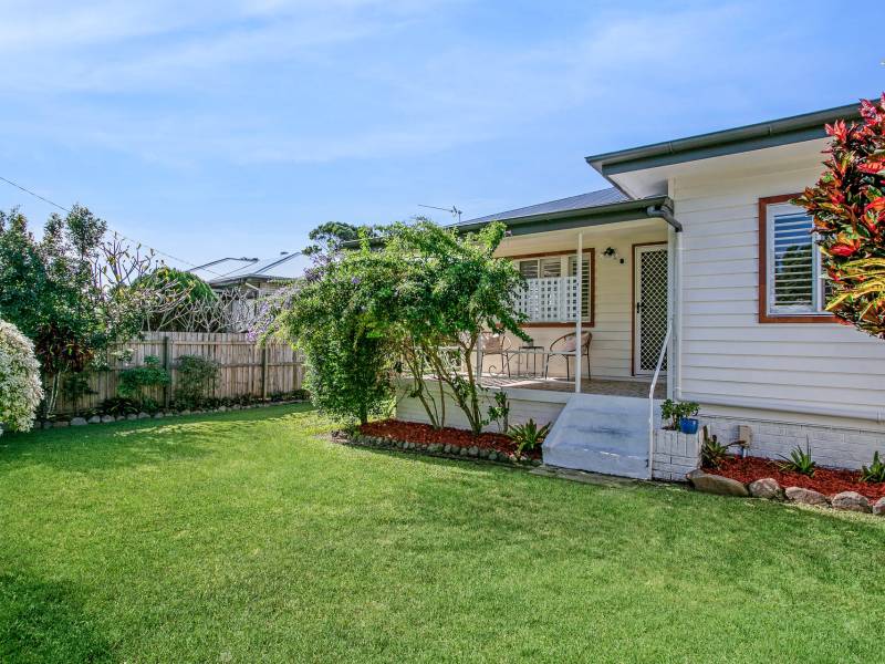 42 Lind Avenue, Southport, QLD 4215 AUS