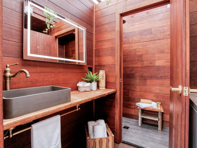 42 Lind Avenue, Southport, QLD 4215 AUS