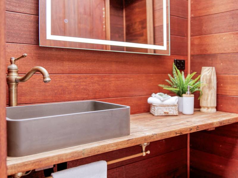 42 Lind Avenue, Southport, QLD 4215 AUS