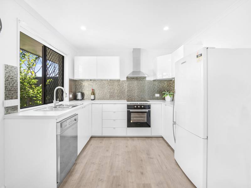 1/39 Morinda Way, Labrador, QLD 4215 AUS