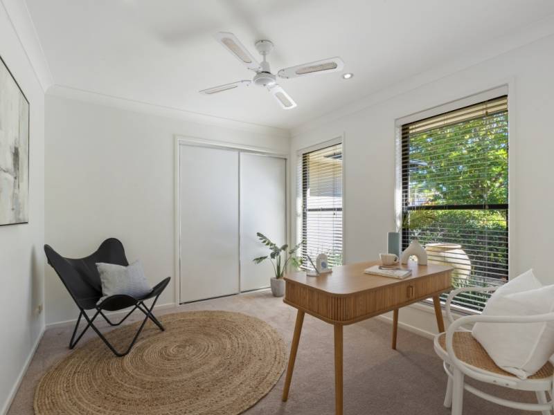 185 Crestwood Drive, Molendinar, QLD 4214 AUS