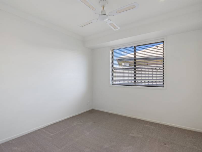 185 Crestwood Drive, Molendinar, QLD 4214 AUS