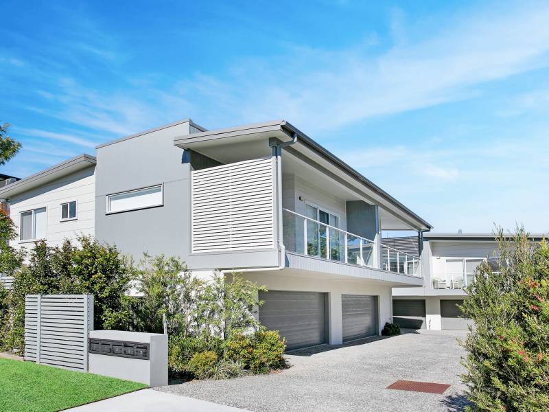 2/134 Eugaree Street, Southport, QLD 4215 AUS