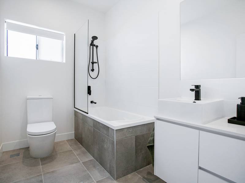 2/134 Eugaree Street, Southport, QLD 4215 AUS