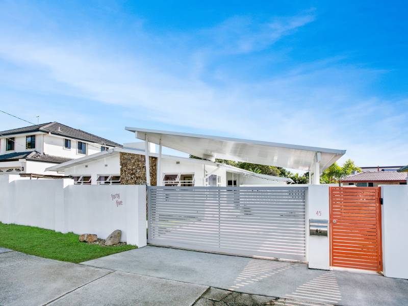 45 Central Street, Labrador, QLD 4215 AUS