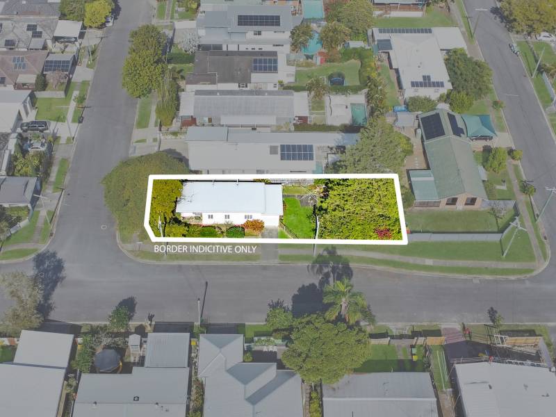 32 Vernon Avenue, Labrador, QLD 4215 AUS