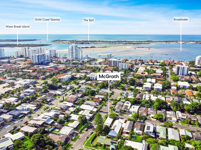 32 Vernon Avenue, Labrador, QLD 4215 AUS