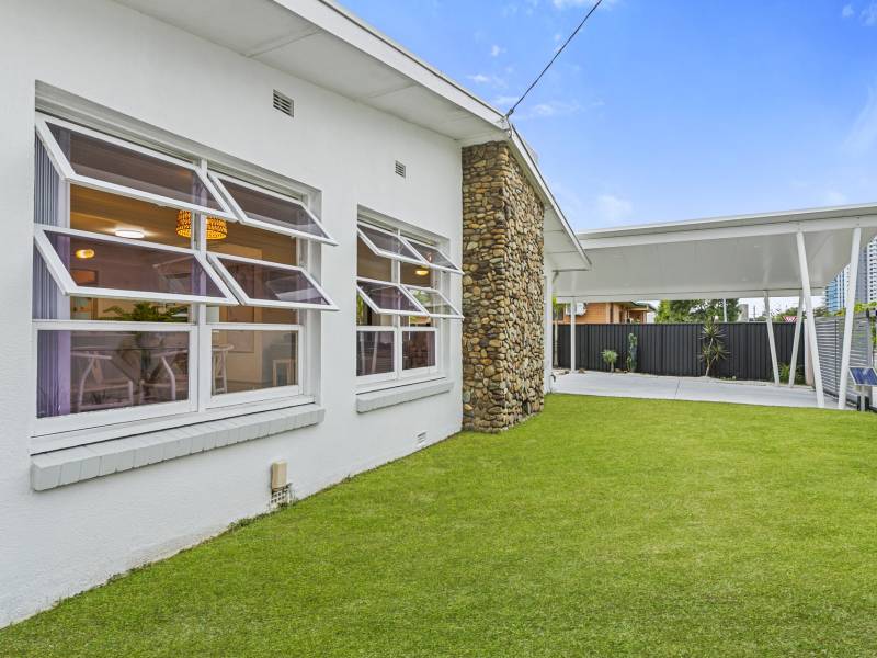 45 Central Street, Labrador, QLD 4215 AUS