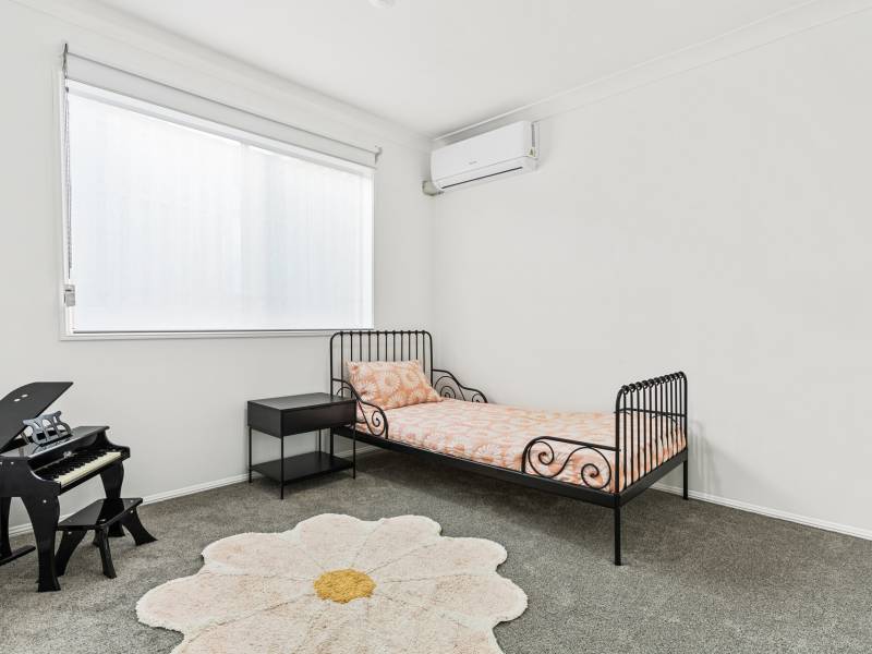 9 Murchison Street, Pacific Pines, QLD 4211 AUS