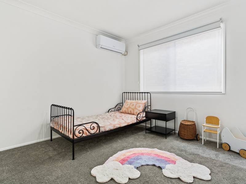 9 Murchison Street, Pacific Pines, QLD 4211 AUS