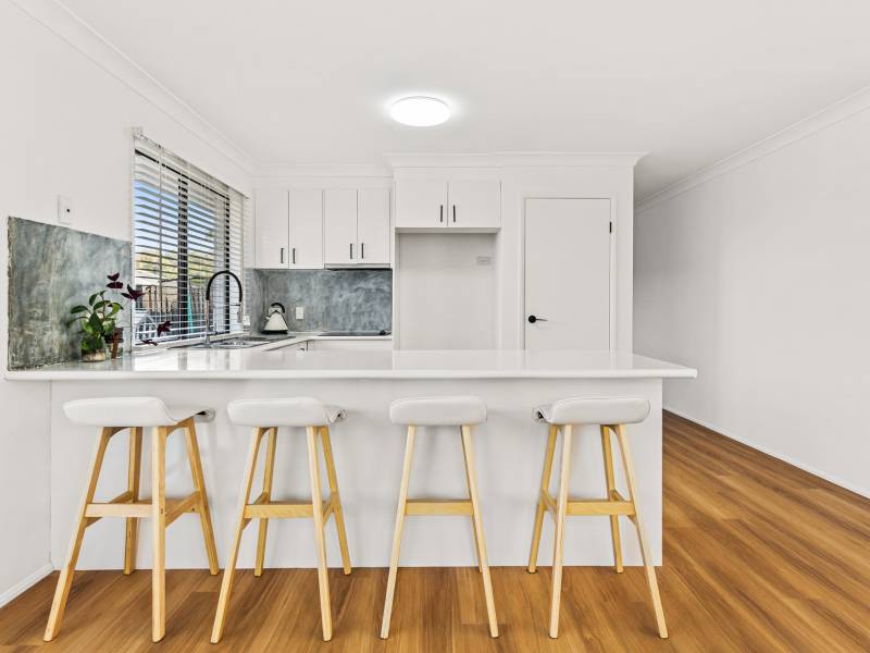 9 Murchison Street, Pacific Pines, QLD 4211 AUS