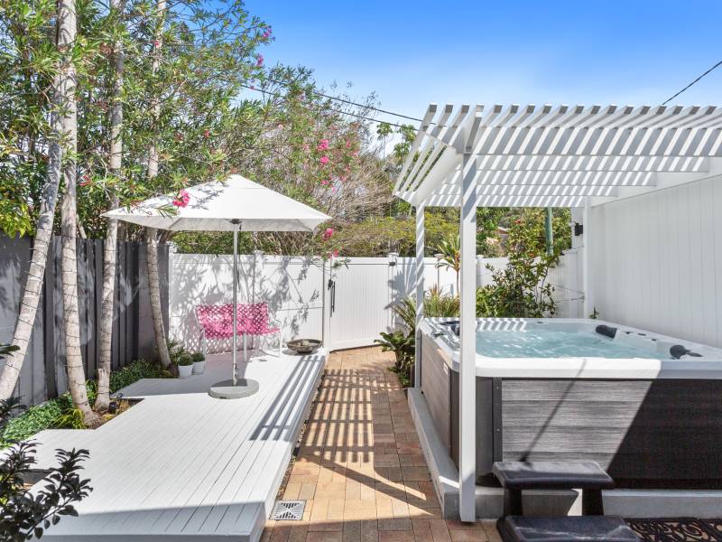 1/67 Walton Street, Southport, QLD 4215 AUS