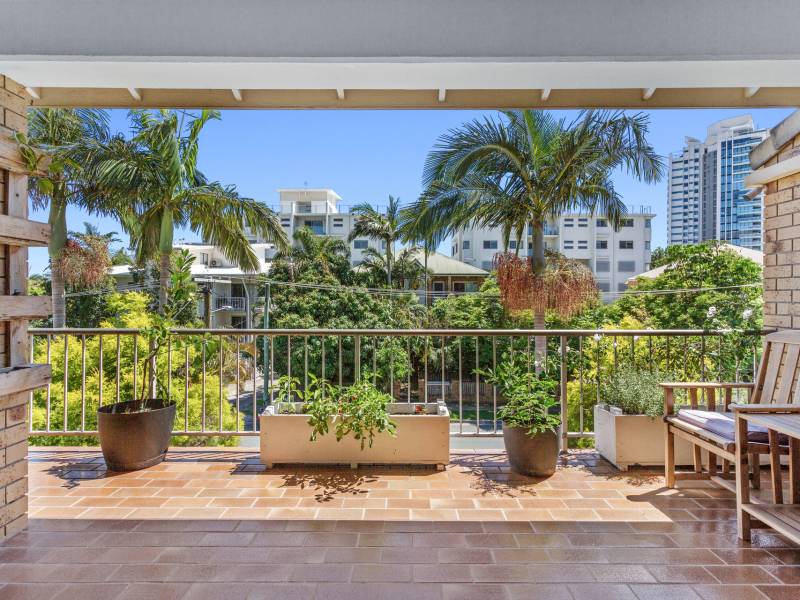 9/4 Phillip Street, Labrador, QLD 4215 AUS