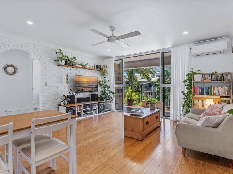 9/4 Phillip Street, Labrador, QLD 4215 AUS