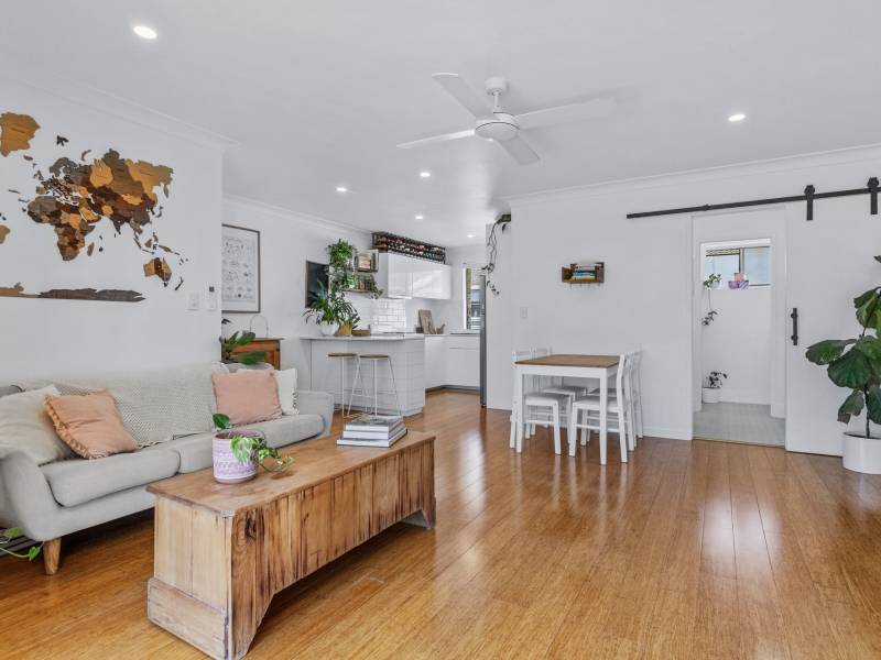 9/4 Phillip Street, Labrador, QLD 4215 AUS