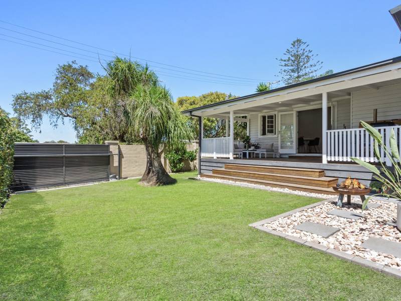 27 Harris Street, Labrador, QLD 4215 AUS