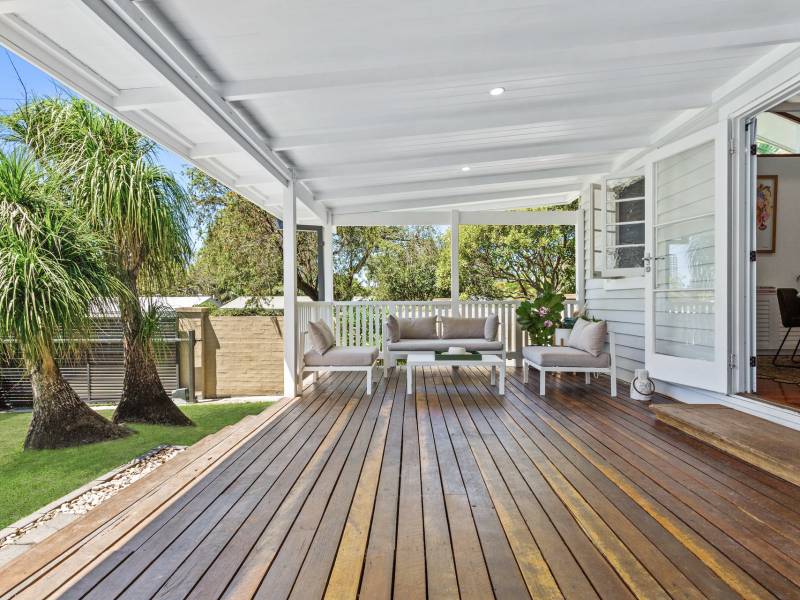 27 Harris Street, Labrador, QLD 4215 AUS