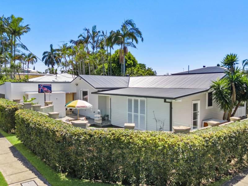 27 Harris Street, Labrador, QLD 4215 AUS