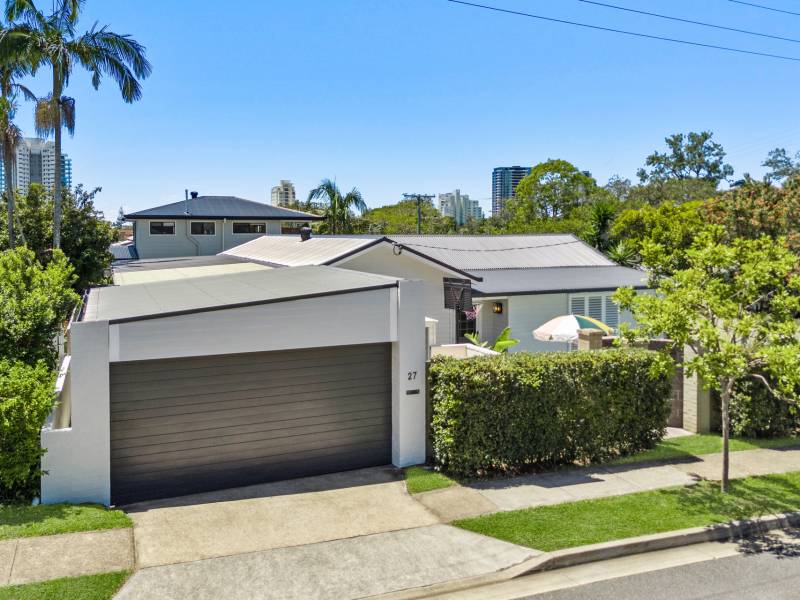 27 Harris Street, Labrador, QLD 4215 AUS