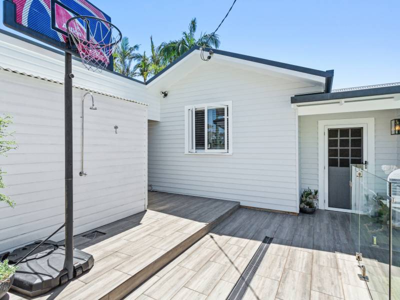 27 Harris Street, Labrador, QLD 4215 AUS