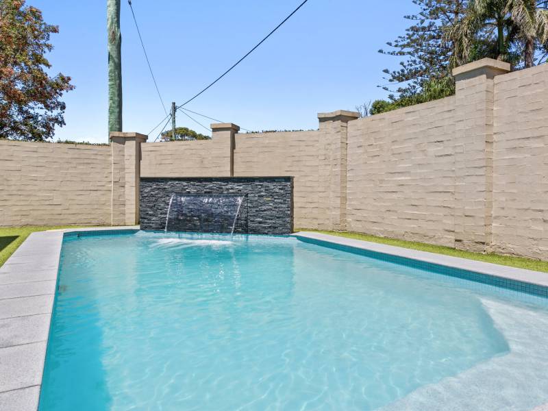 27 Harris Street, Labrador, QLD 4215 AUS