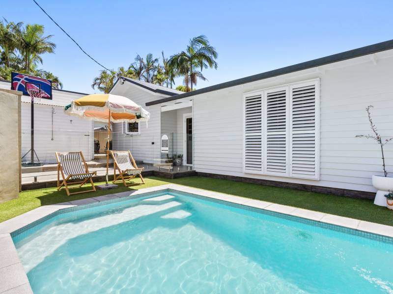 27 Harris Street, Labrador, QLD 4215 AUS