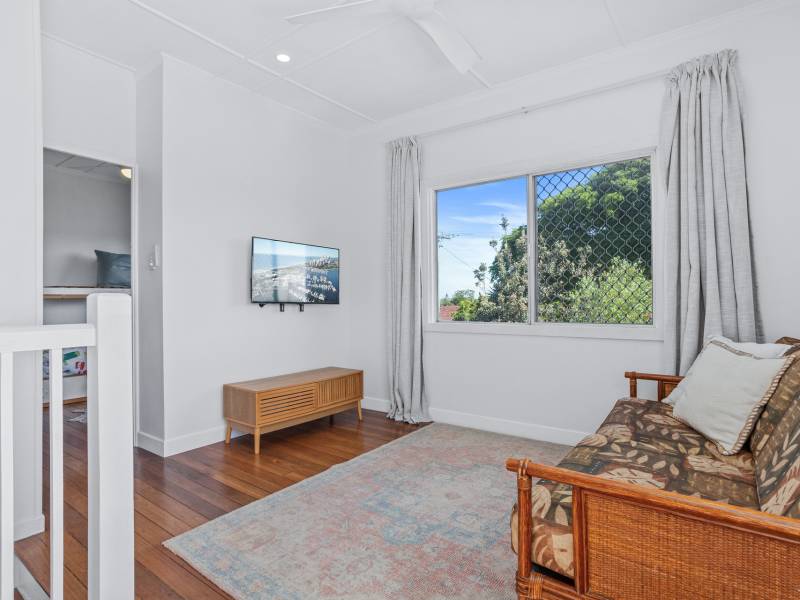 3 Schneider Avenue, Labrador, QLD 4215 AUS