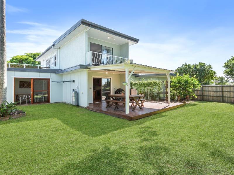 3 Schneider Avenue, Labrador, QLD 4215 AUS