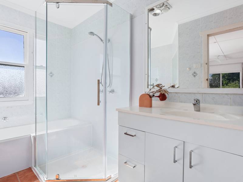 3 Schneider Avenue, Labrador, QLD 4215 AUS