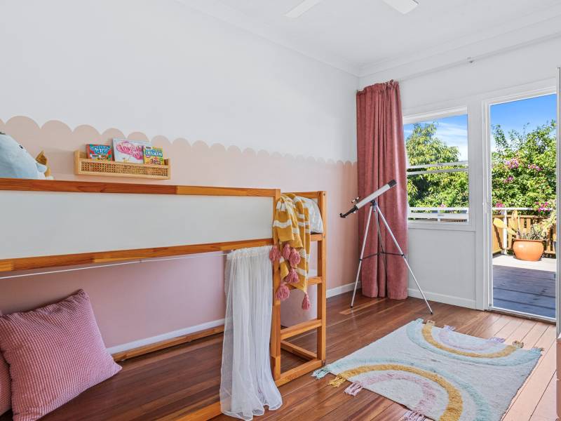 3 Schneider Avenue, Labrador, QLD 4215 AUS