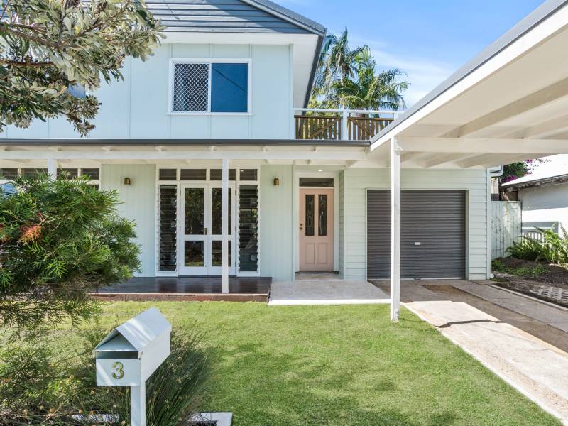 3 Schneider Avenue, Labrador, QLD 4215 AUS