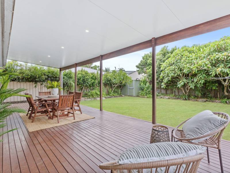 13 Grace Avenue, Labrador, QLD 4215 AUS