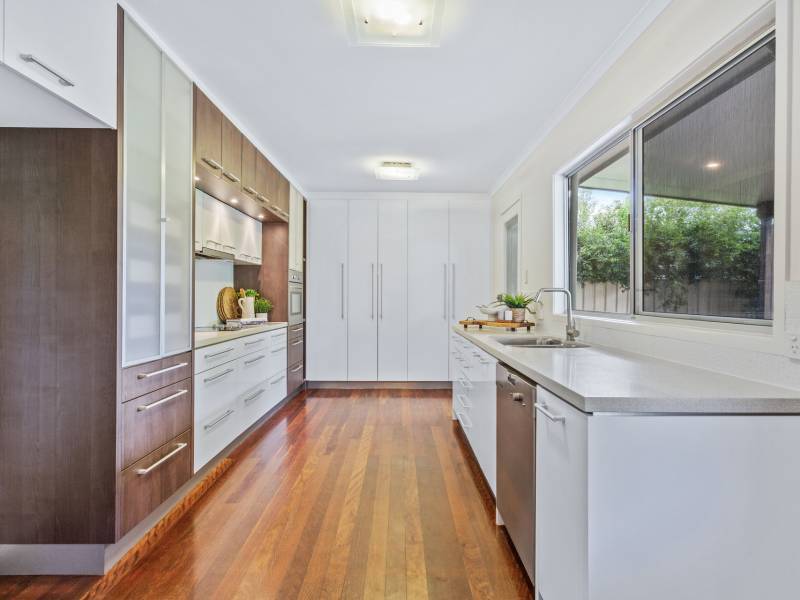 13 Grace Avenue, Labrador, QLD 4215 AUS