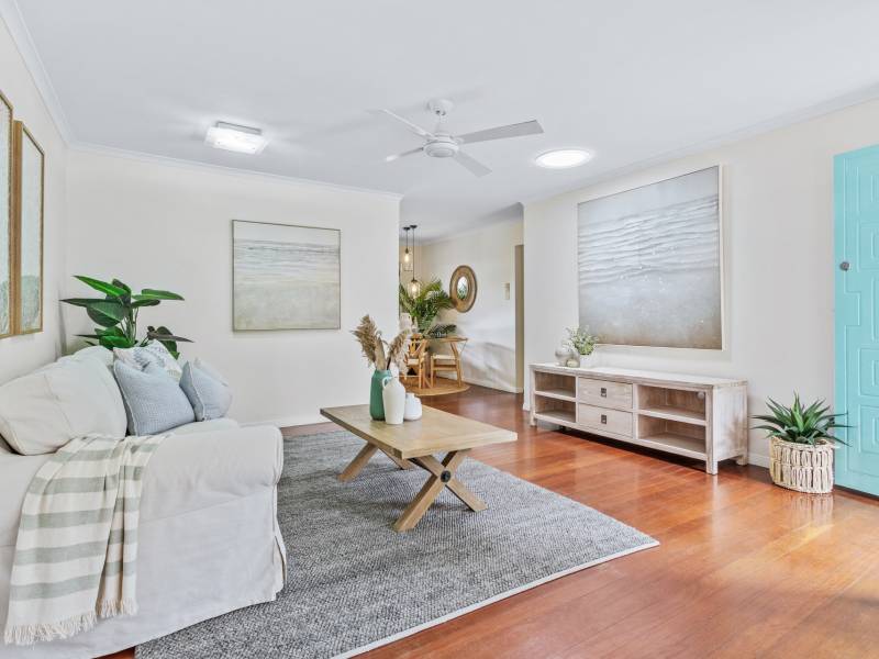 13 Grace Avenue, Labrador, QLD 4215 AUS