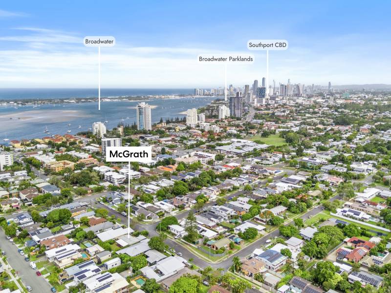 13 Grace Avenue, Labrador, QLD 4215 AUS