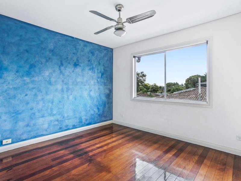 2 Beeka Street, Labrador, QLD 4215 AUS