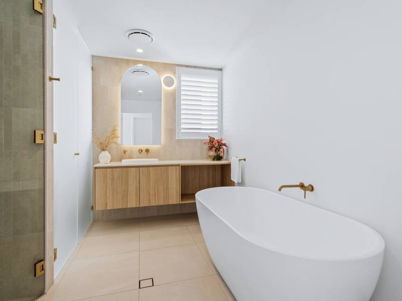 2/536 Marine Parade, Biggera Waters, QLD 4216 AUS