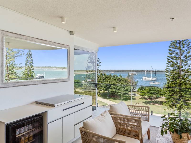 2/536 Marine Parade, Biggera Waters, QLD 4216 AUS