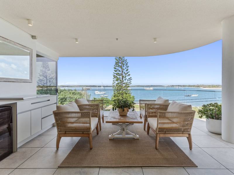 2/536 Marine Parade, Biggera Waters, QLD 4216 AUS