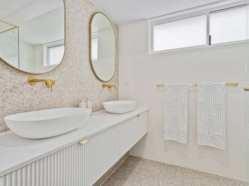 63 Gordon Street, Labrador, QLD 4215 AUS