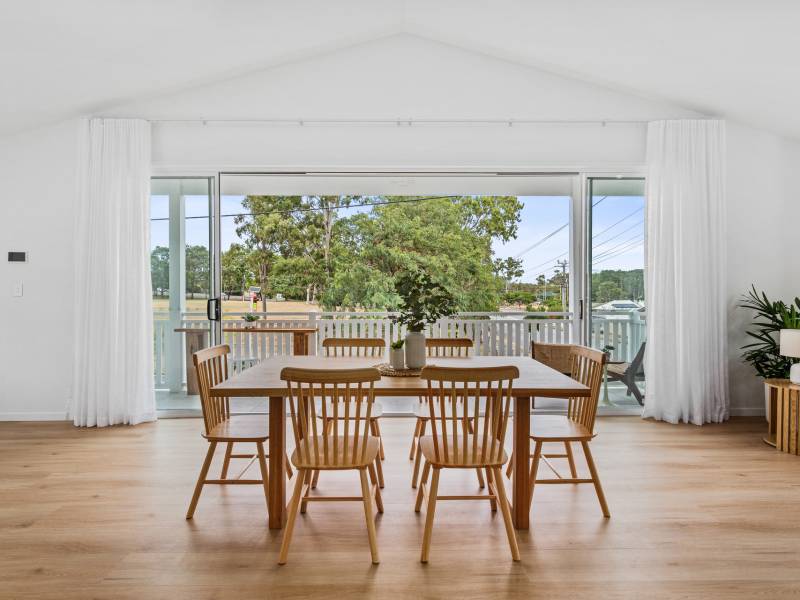 63 Gordon Street, Labrador, QLD 4215 AUS