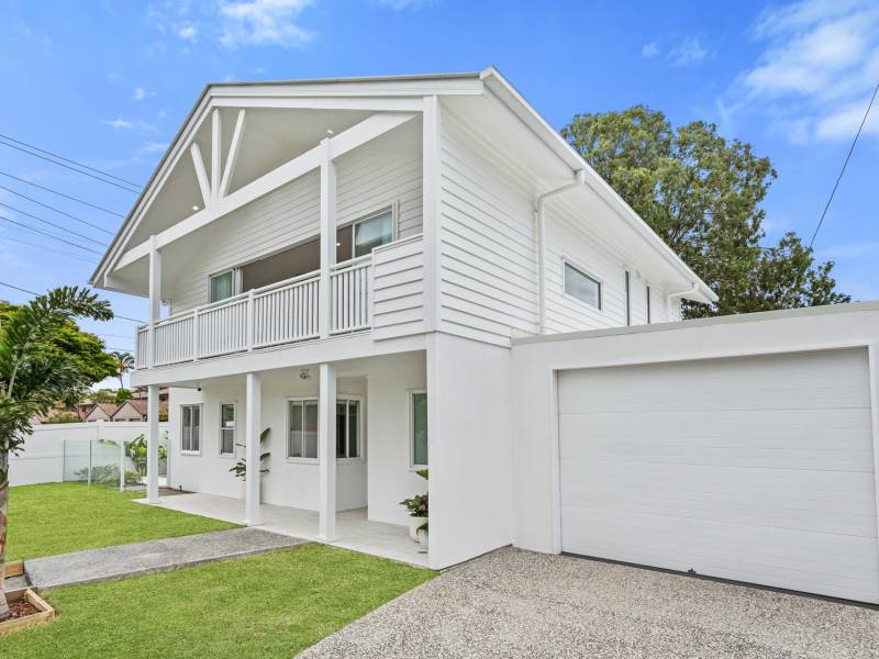 63 Gordon Street, Labrador, QLD 4215 AUS