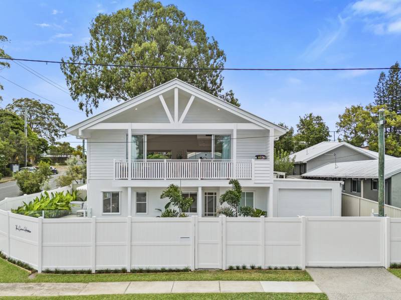 63 Gordon Street, Labrador, QLD 4215 AUS