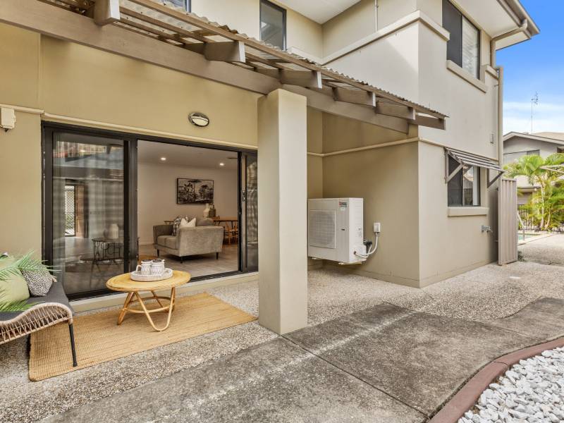 8/8 Gordon Street, Labrador, QLD 4215 AUS