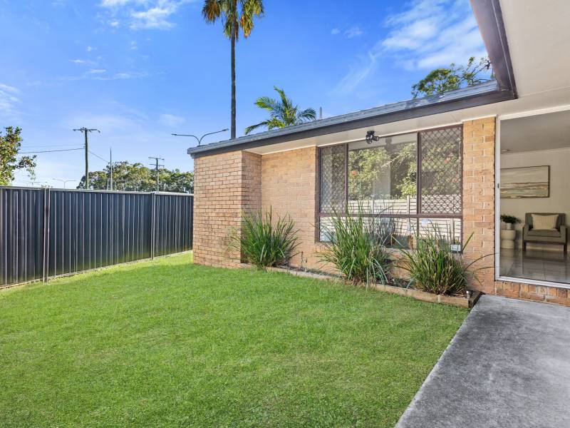 2/307 Government Road, Labrador, QLD 4215 AUS