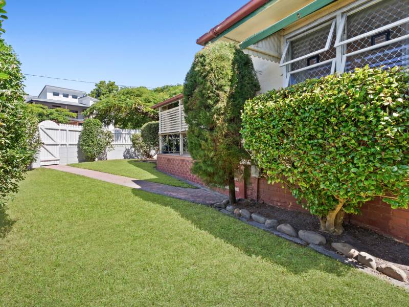 44 Brooke Avenue, Southport, QLD 4215 AUS