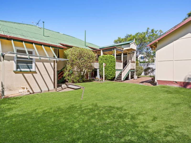 44 Brooke Avenue, Southport, QLD 4215 AUS